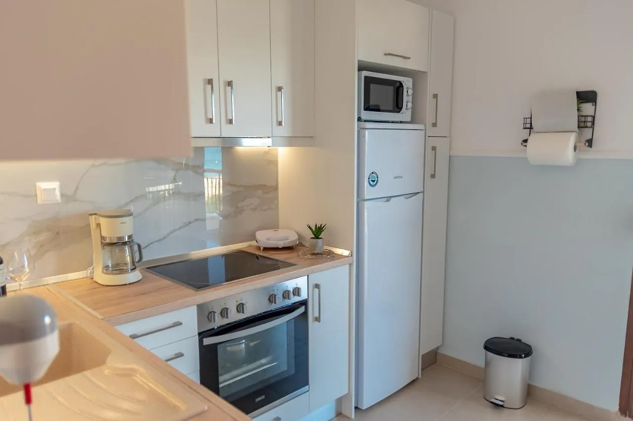 Dimi Seafront Apartment By Rentals Pro Services - Nea Moudania Greece