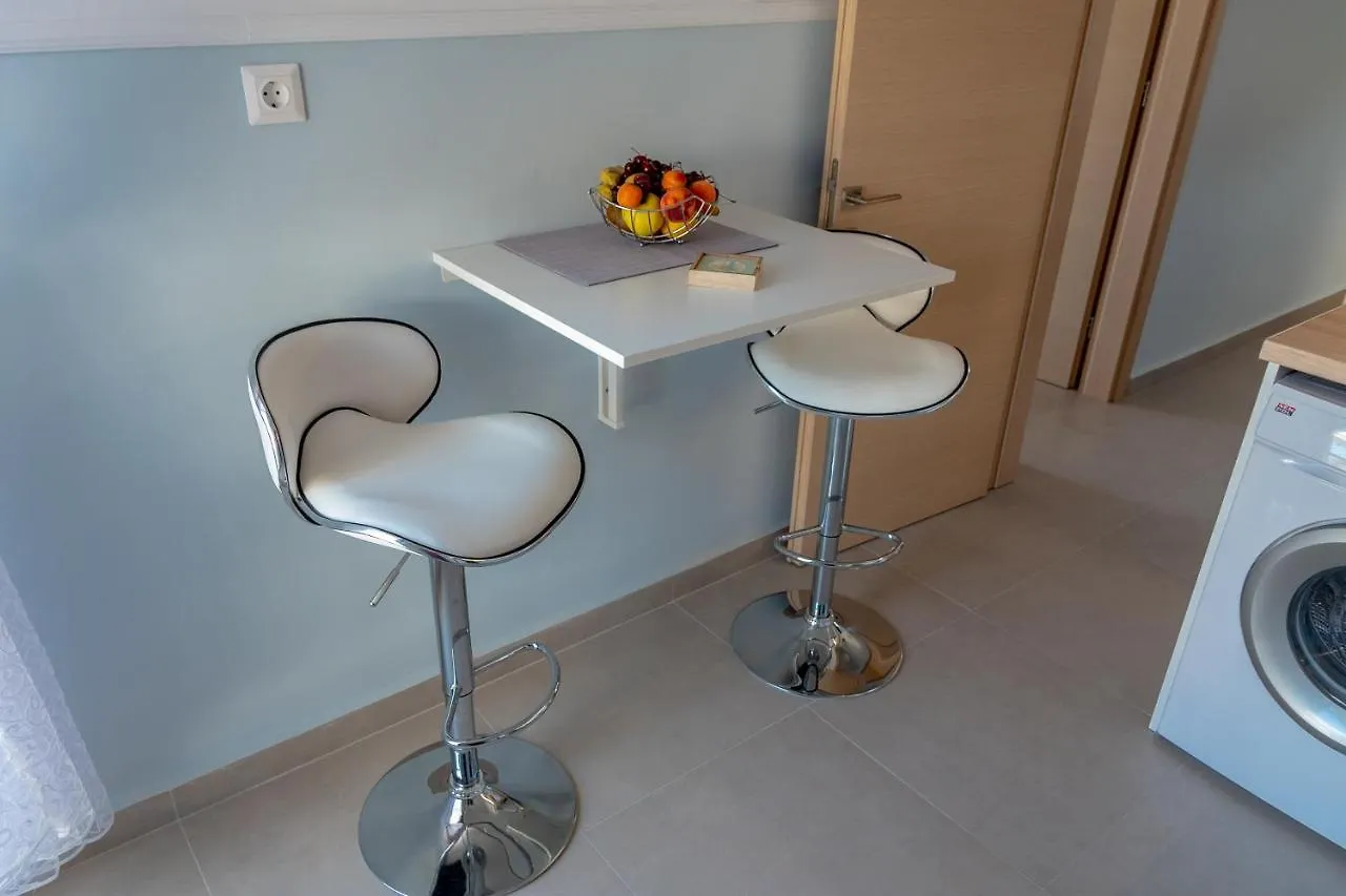 Dimi Seafront Apartment By Rentals Pro Services - Nea Moudania