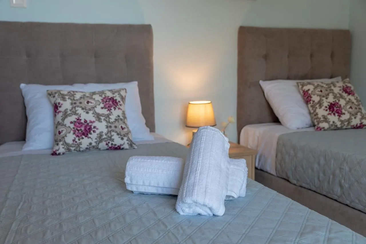 Dimi Seafront Apartment By Rentals Pro Services - Nea Moudania