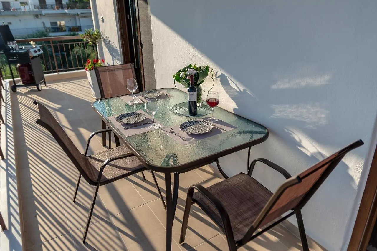 Dimi Seafront Apartment By Rentals Pro Services - Nea Moudania