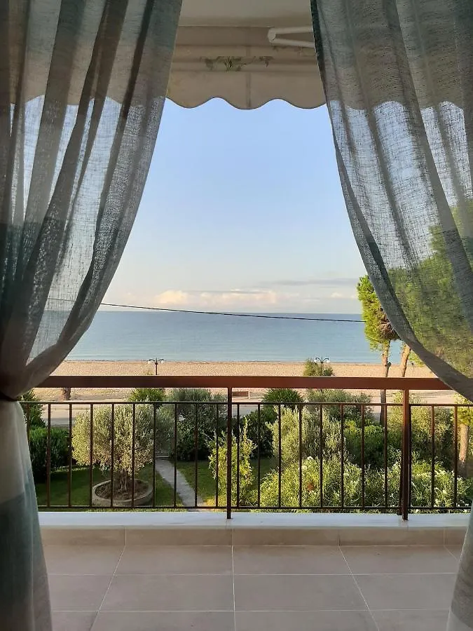 Dimi Seafront Apartment By Rentals Pro Services - Nea Moudania