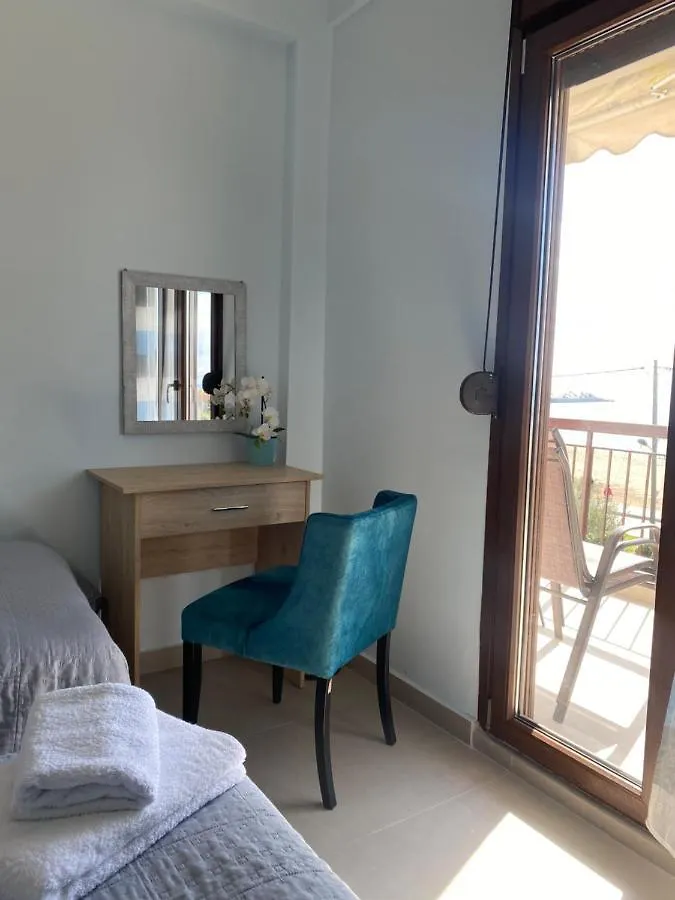Dimi Seafront Apartment By Rentals Pro Services - Nea Moudania